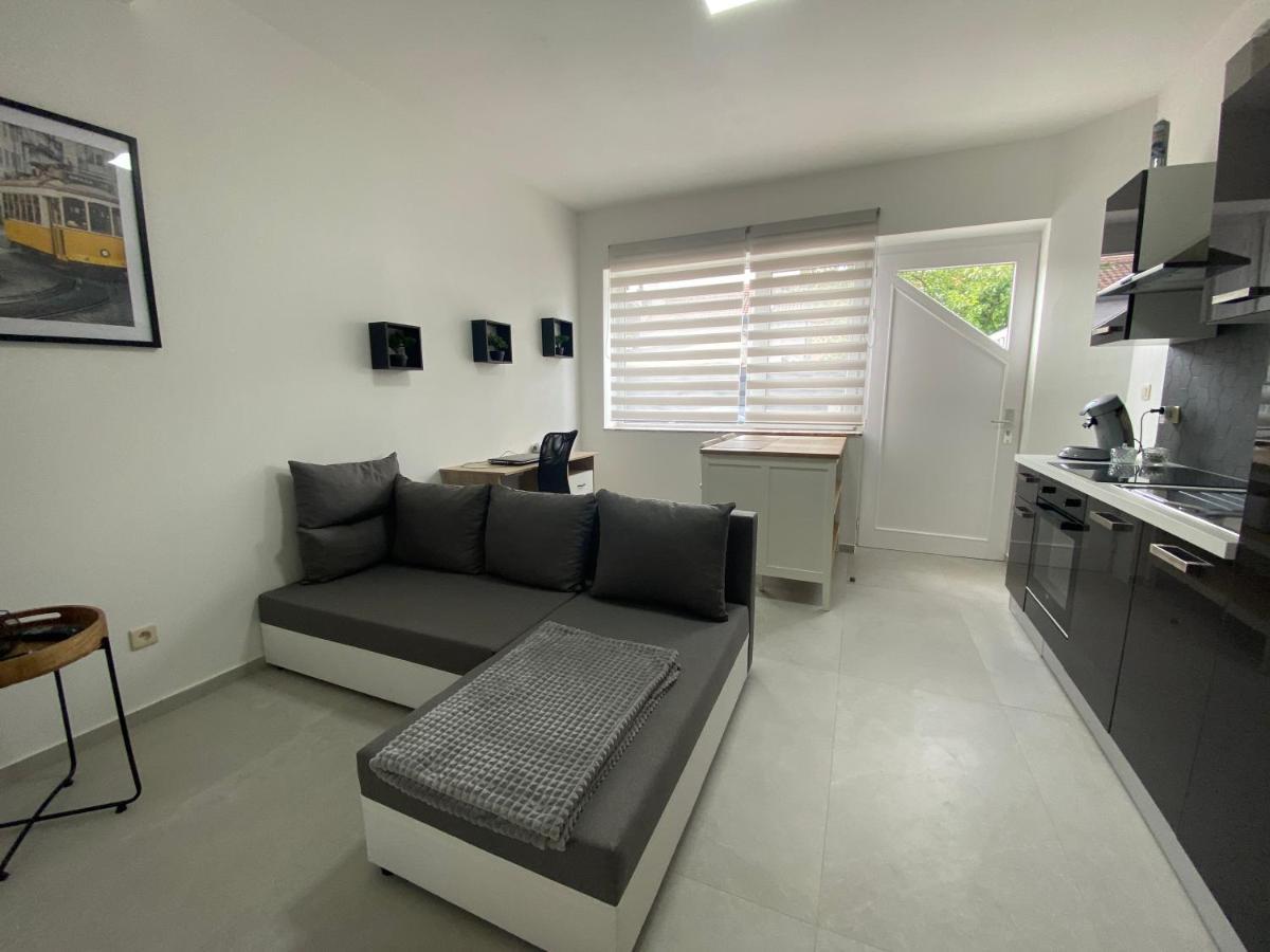 1-C Superbe Appartement Tres Calme Et Bien Decore Charleroi Buitenkant foto