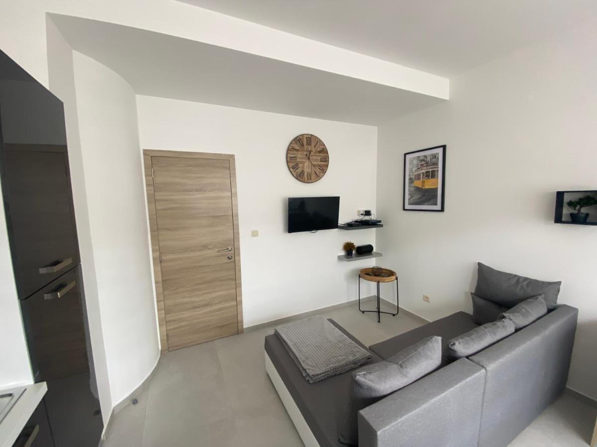 1-C Superbe Appartement Tres Calme Et Bien Decore Charleroi Buitenkant foto