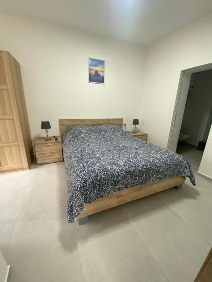 1-C Superbe Appartement Tres Calme Et Bien Decore Charleroi Buitenkant foto