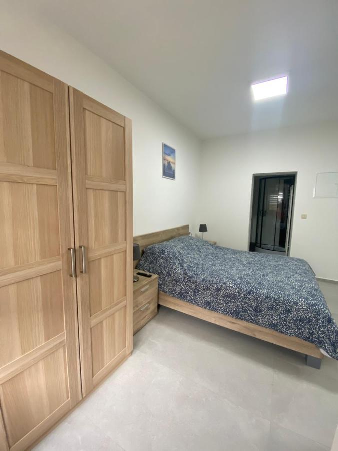 1-C Superbe Appartement Tres Calme Et Bien Decore Charleroi Buitenkant foto