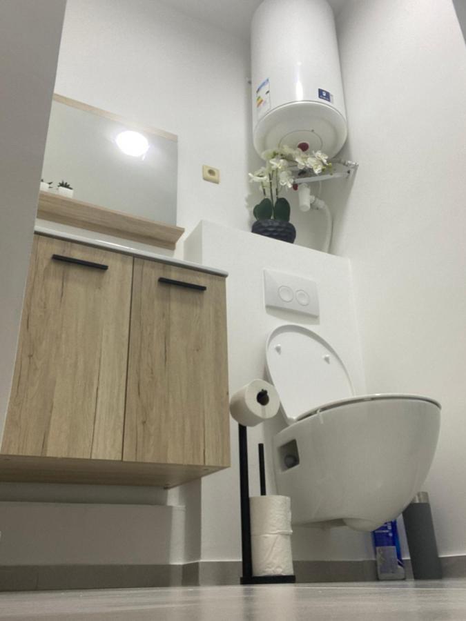 1-C Superbe Appartement Tres Calme Et Bien Decore Charleroi Buitenkant foto