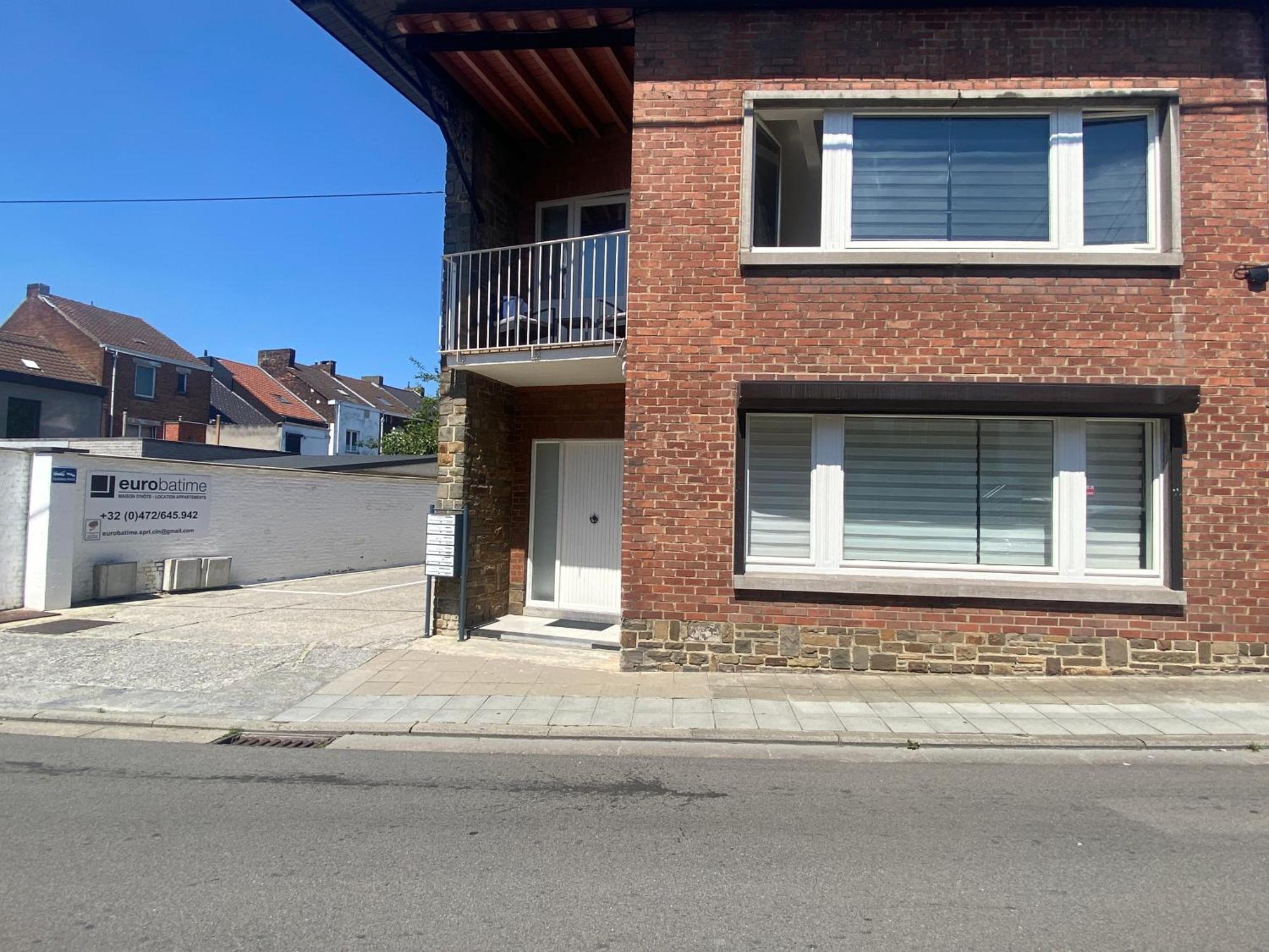 1-C Superbe Appartement Tres Calme Et Bien Decore Charleroi Buitenkant foto